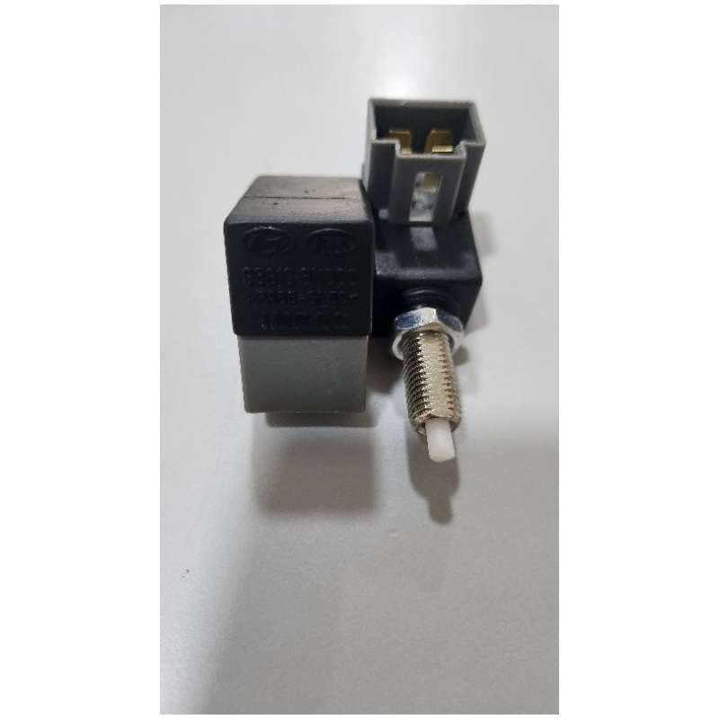 HYUNDAI KIA ELANTRA SONATA STOP LAMP SWITCH /BRAKE SWITCH 4PIN